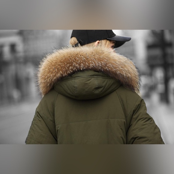 Winter jacket Faux Fur Fabric - Picture 4 of 4